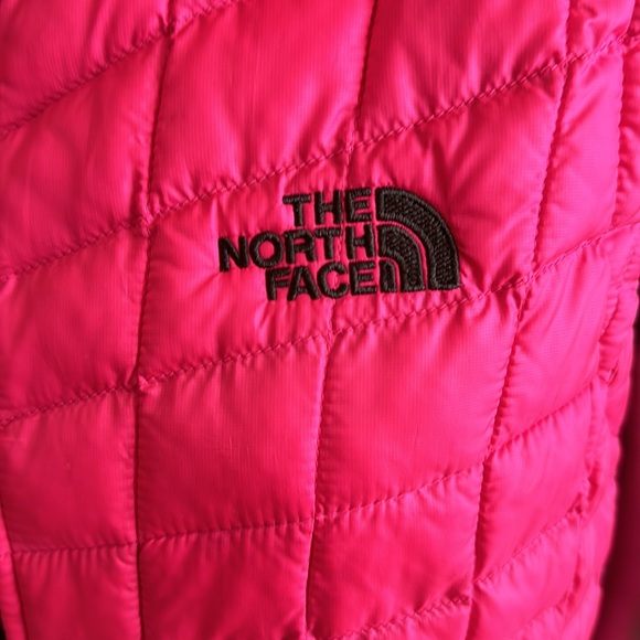 North Face Thermoball Vest - Picture 2 of 3